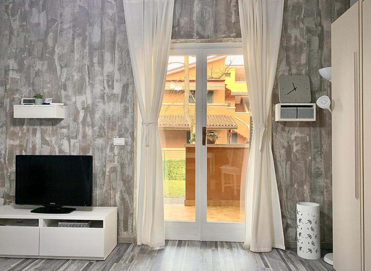 Azur Apartment Сирмионе Екстериор снимка