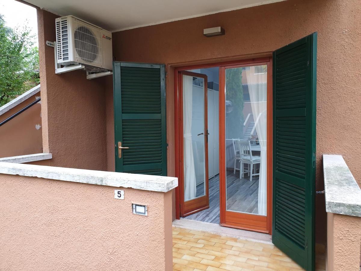 Azur Apartment Сирмионе Екстериор снимка